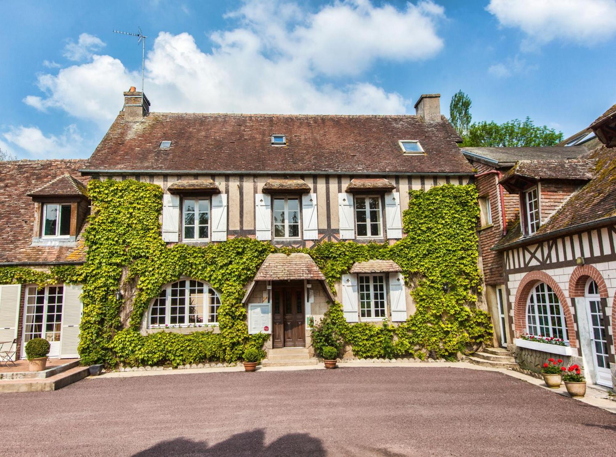 Logis Hotel Restaurant L'Ile De Sees Macé Exterior foto