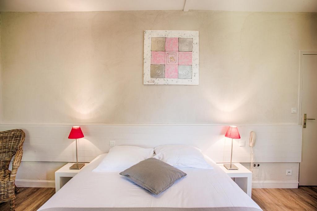 Logis Hotel Restaurant L'Ile De Sees Macé Quarto foto